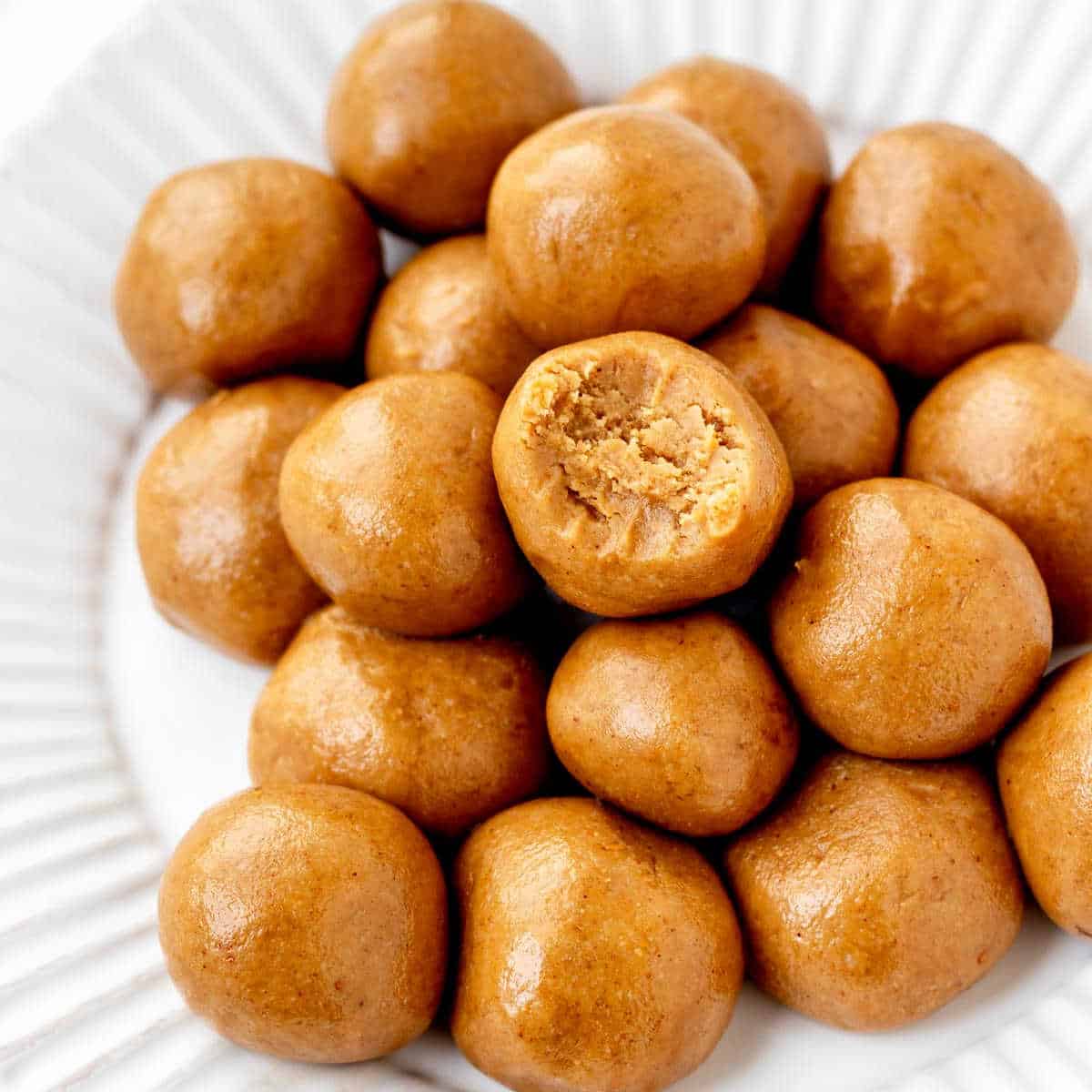 Easy & Healthy No-Bake Peanut Butter Balls Recipe